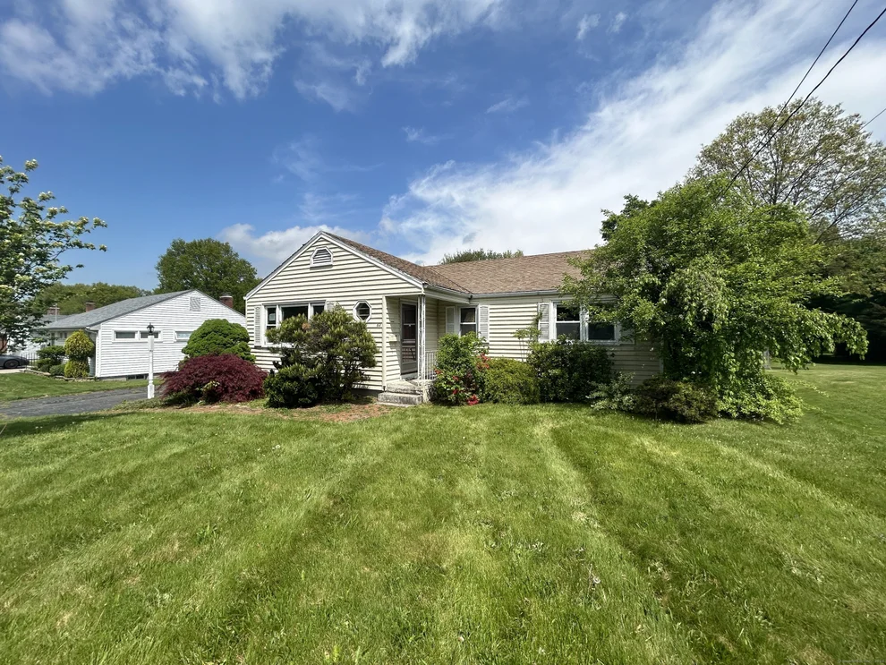 Unit for sale at 62 Valley Crest Drive, Wethersfield, CT 06109