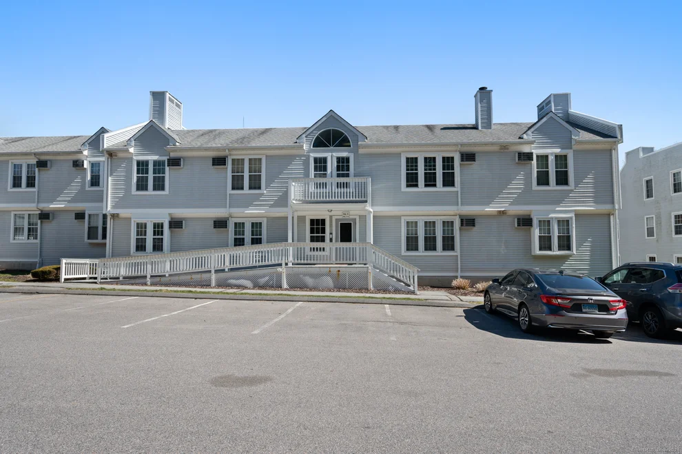 Unit for sale at 82 Longview Street, Waterford, CT 06385