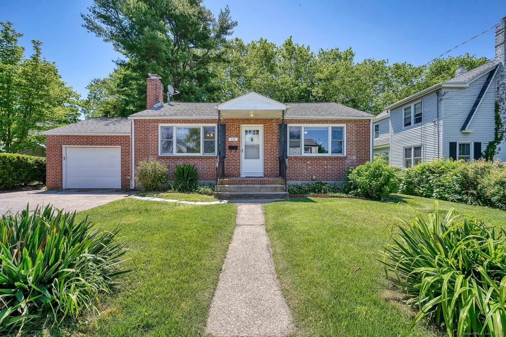 Unit for sale at 12 Mansfield Road, New London, CT 06320