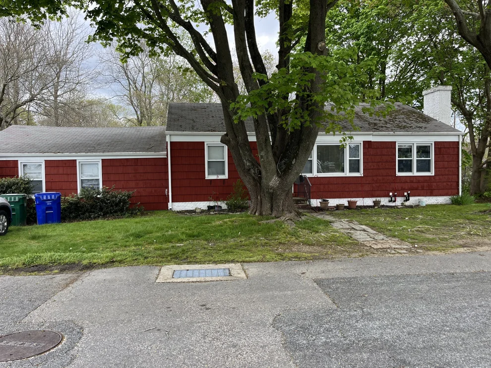Unit for sale at 6 Butler Court, Waterford, CT 06385
