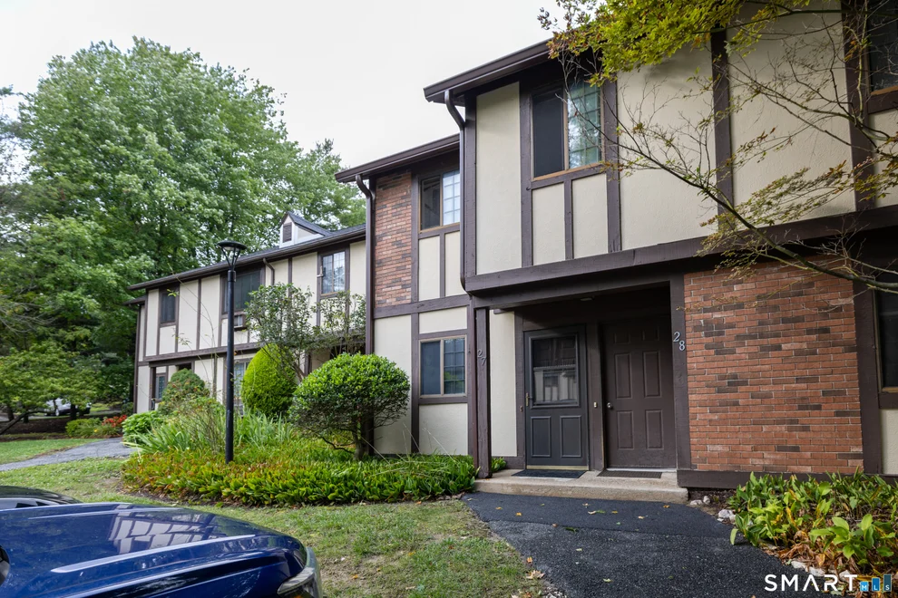 Unit for sale at 27 Andover Court, Brookfield, CT 06804