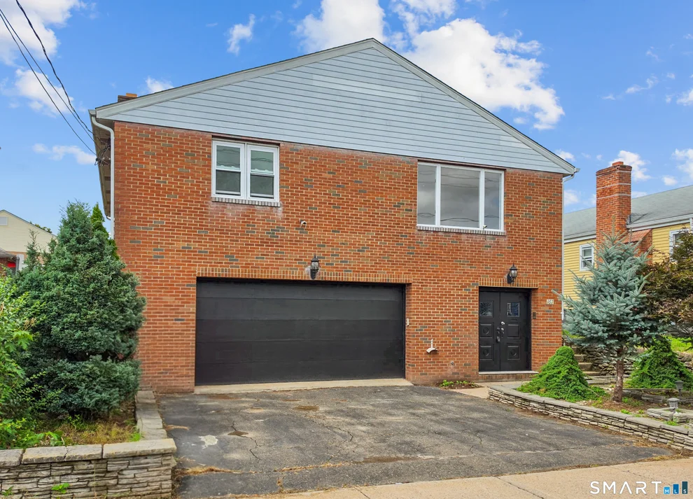 Unit for sale at 167 George Street, Hartford, CT 06114