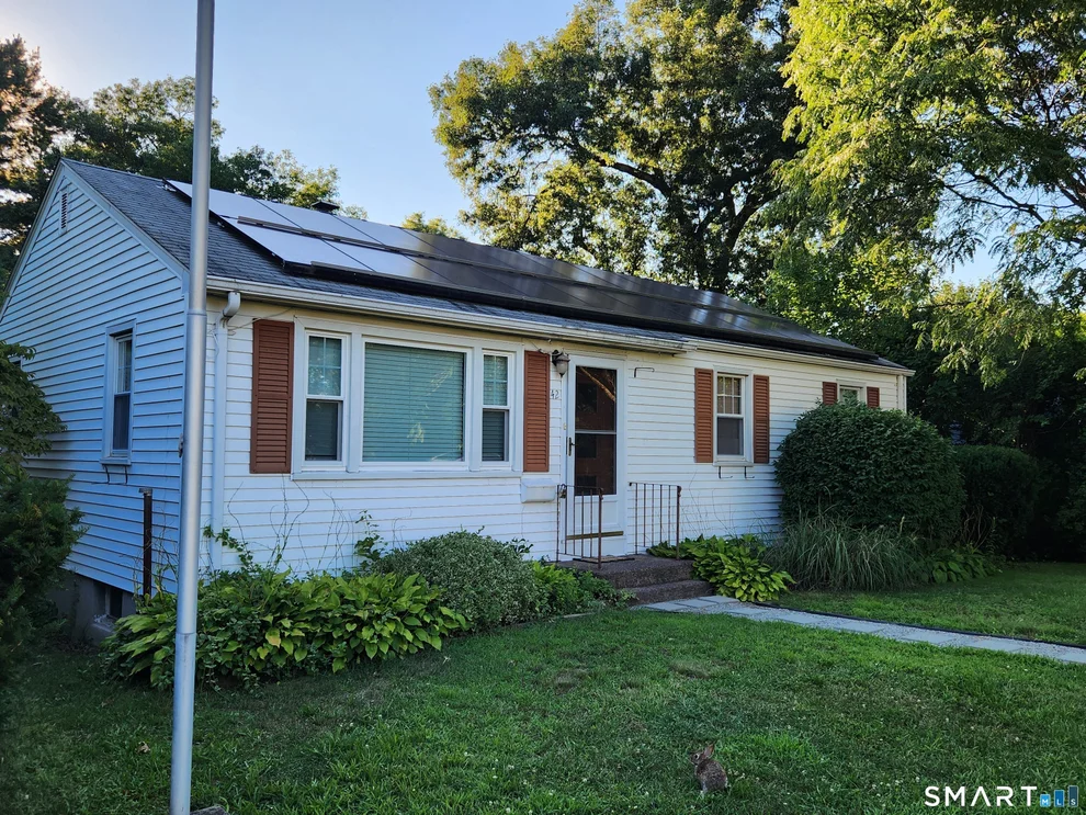 Unit for sale at 42 Coventry Street, Manchester, CT 06042