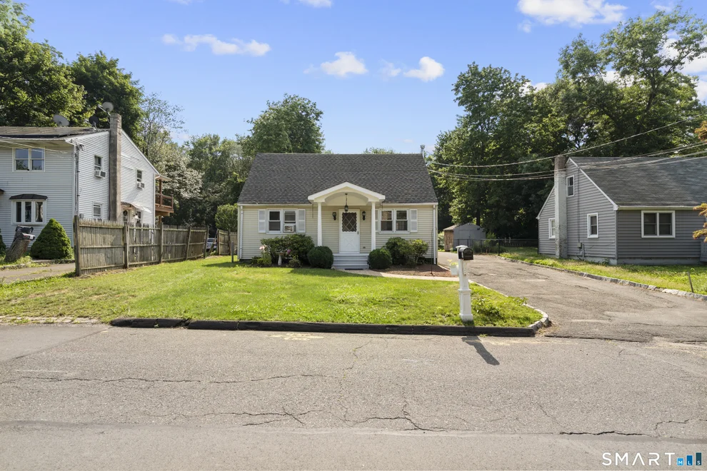 Unit for sale at 40 Hakim St Extension, Danbury, CT 06810