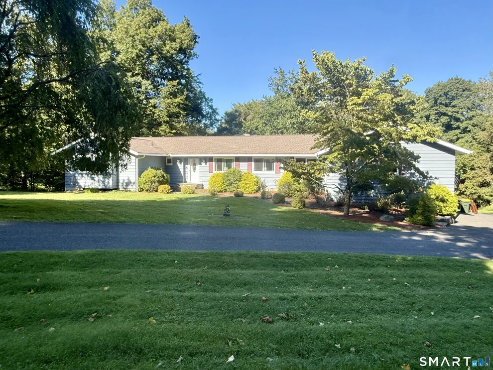 Unit for sale at 8 Signal Hill Road, Brookfield, CT 06804