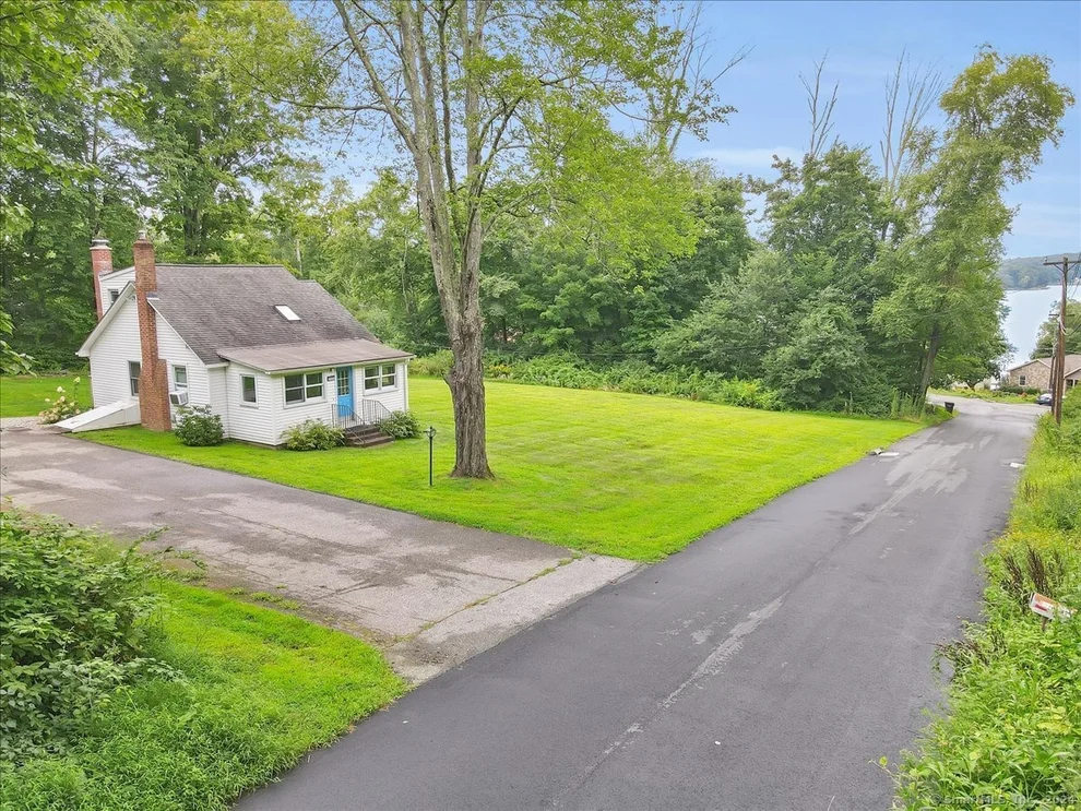 Unit for sale at 117 Ross Avenue, Coventry, CT 06238