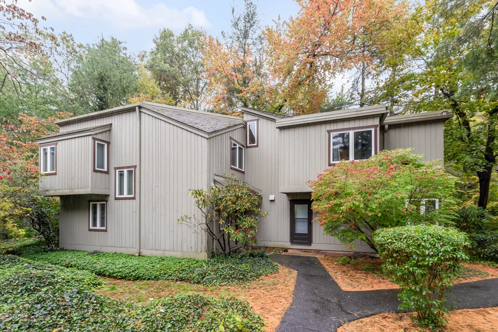 Unit for sale at 3 Talcott Glen, Farmington, CT 06032