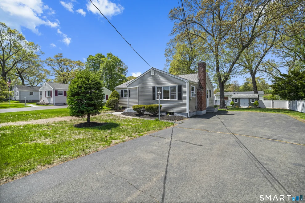 Unit for sale at 27 Highland Road, Windsor Locks, CT 06096