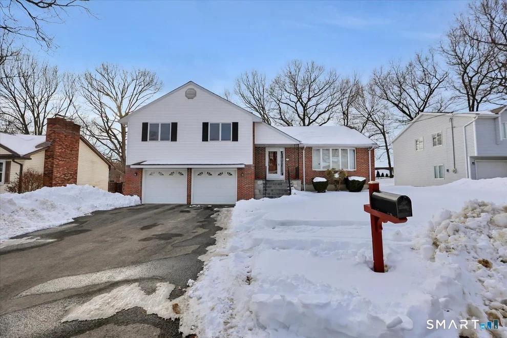 Unit for sale at 110 Heritage Drive, Waterbury, CT 06708