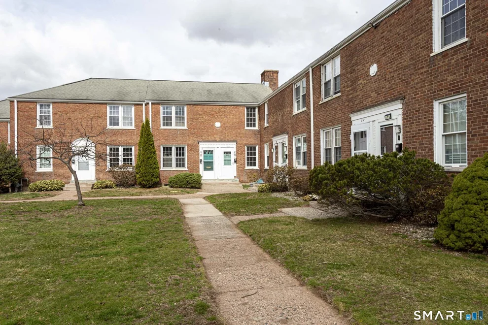 Unit for sale at 17 Garden Drive, Manchester, CT 06040