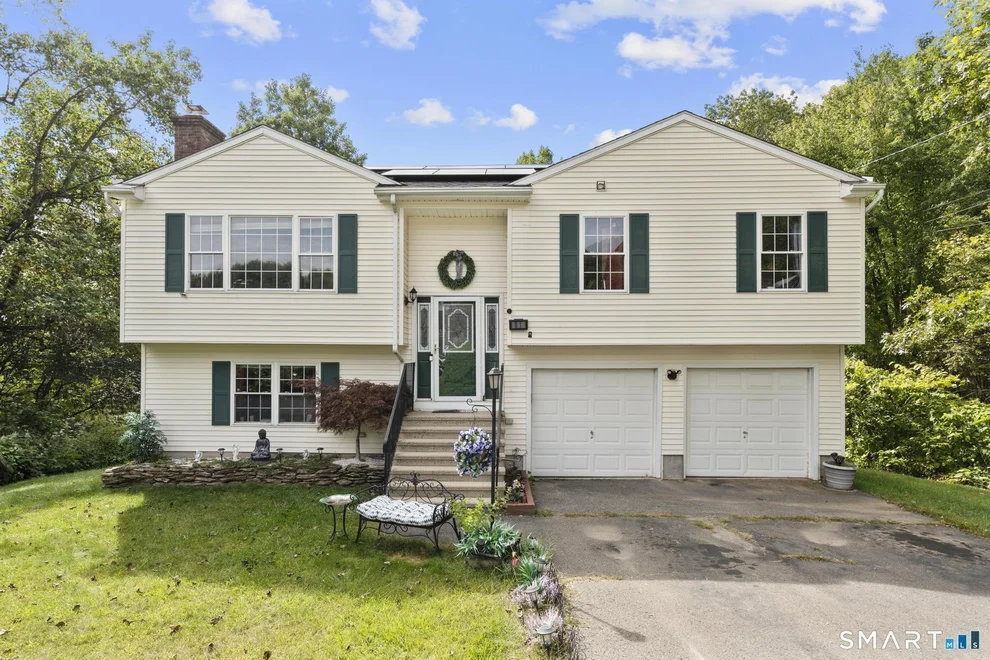 Unit for sale at 81 Hidden Pond Road, Waterbury, CT 06704