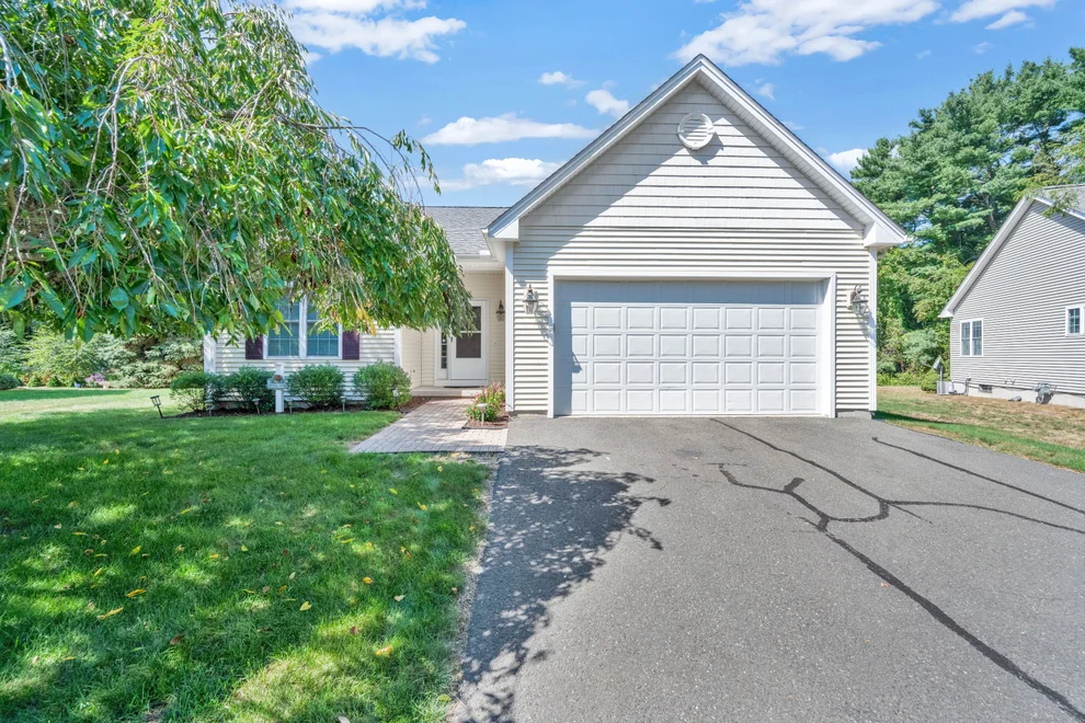 Unit for sale at 39 Quail Hollow, Enfield, CT 06082