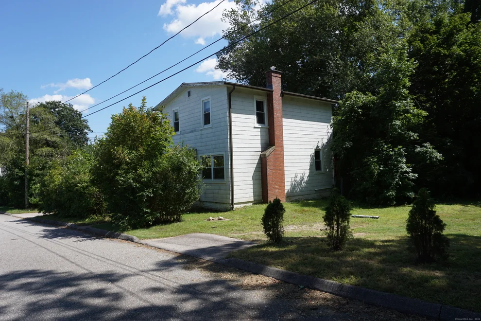 Unit for sale at 2 School Avenue, Norwich, CT 06360