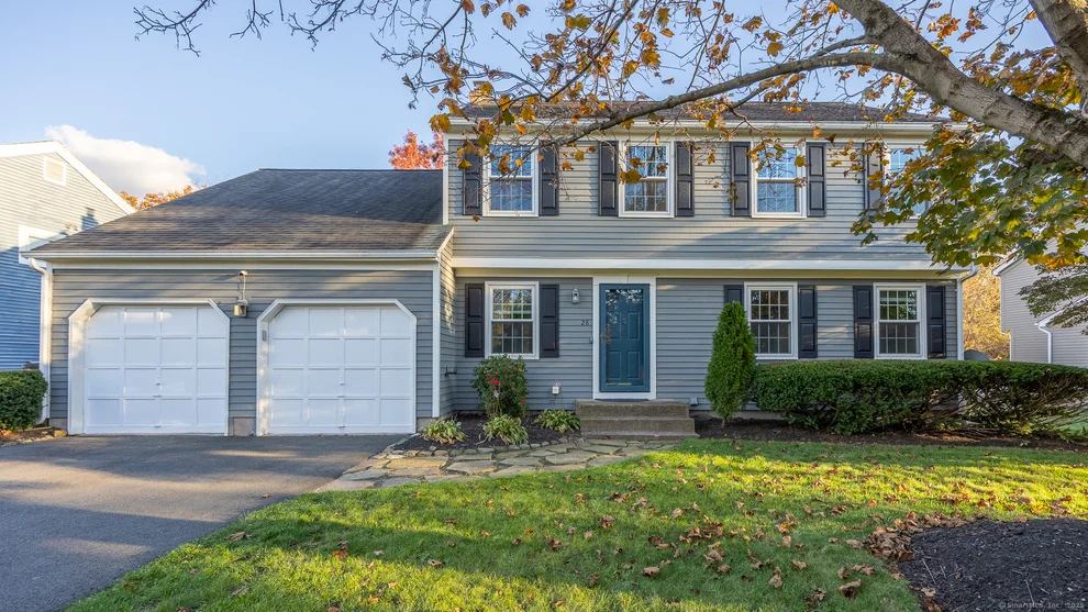 Unit for sale at 28 Newbridge Circle, Cheshire, CT 06410