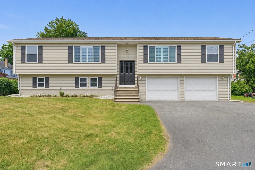 Unit for sale at 3 Charles Street, Enfield, CT 06082