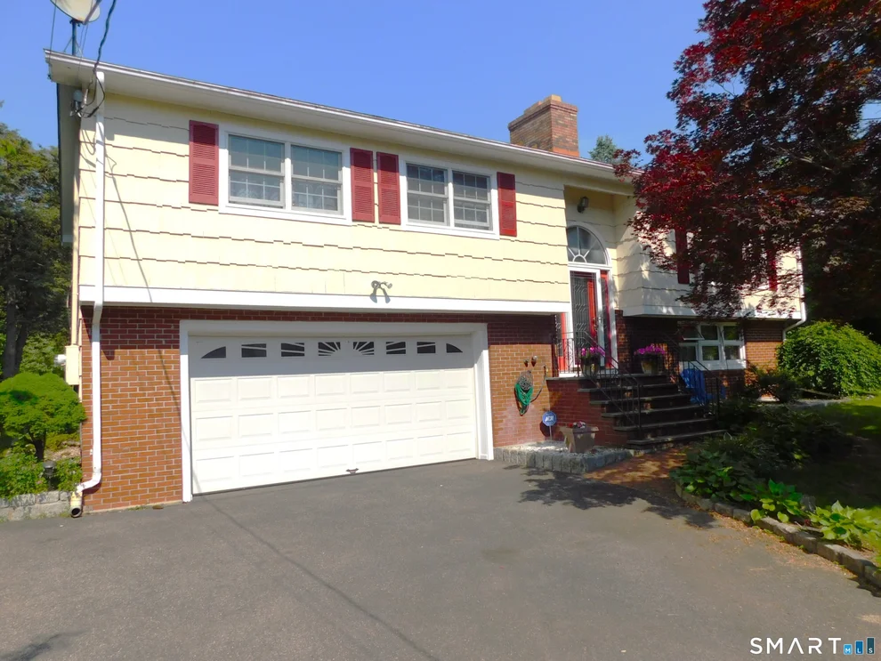 Unit for sale at 28 Rayo Drive, Shelton, CT 06484