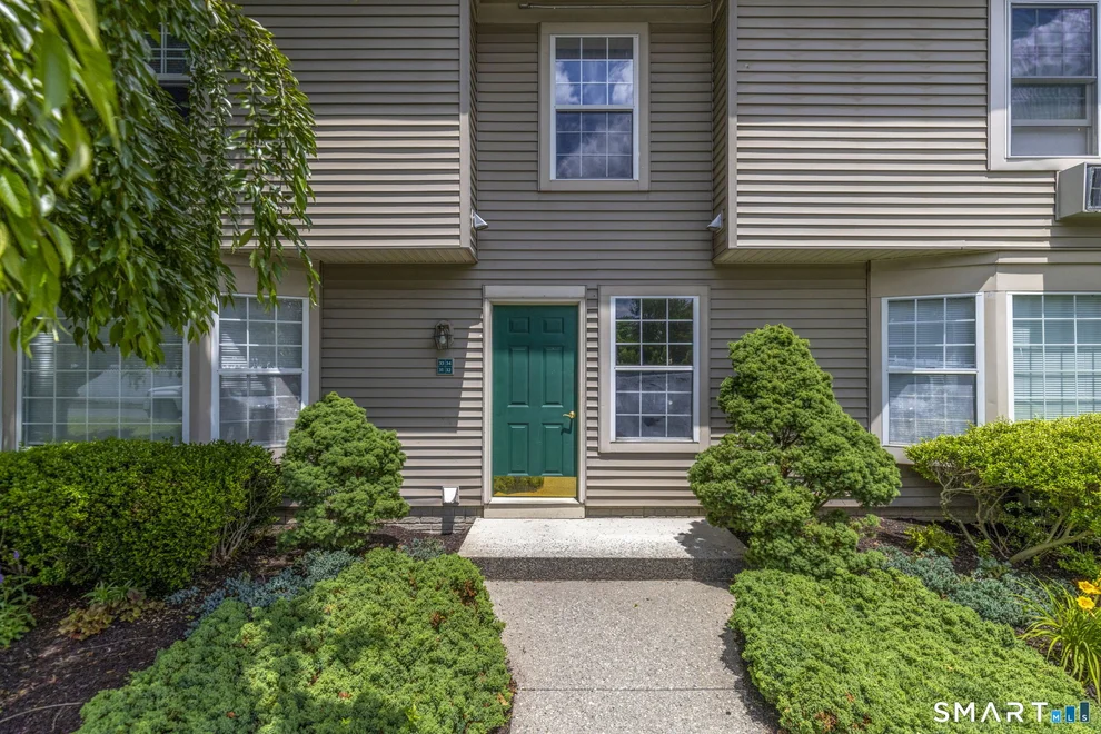 Unit for sale at 33 Glen Ridge Court, New Milford, CT 06776