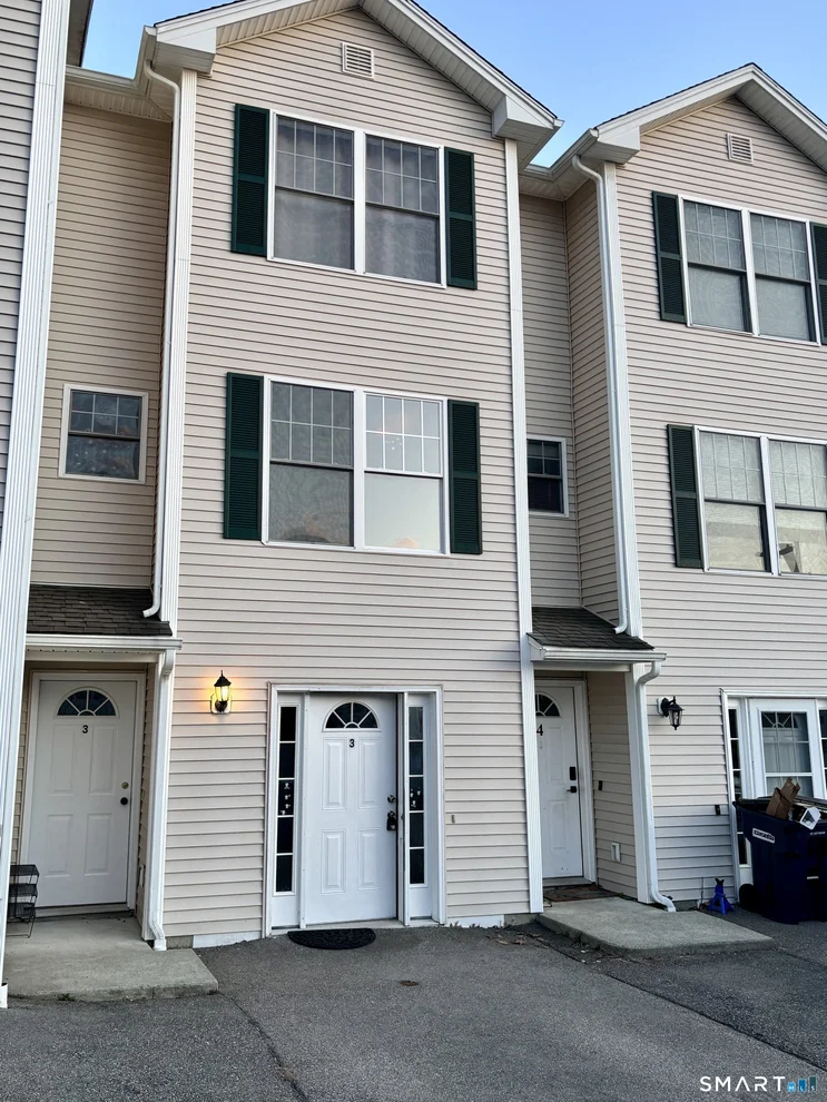 Unit for sale at 41 Palmer Street, Norwich, CT 06360