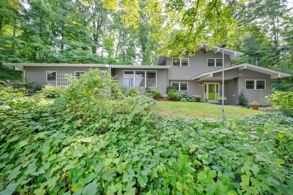 Unit for sale at 2 Cedar Drive, Cromwell, CT 06416