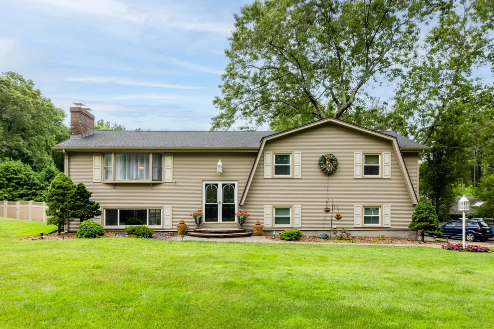 Unit for sale at 72 Pattonwood Drive, Southington, CT 06489