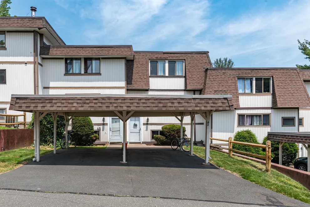 Unit for sale at 44 Shad Row, Suffield, CT 06078