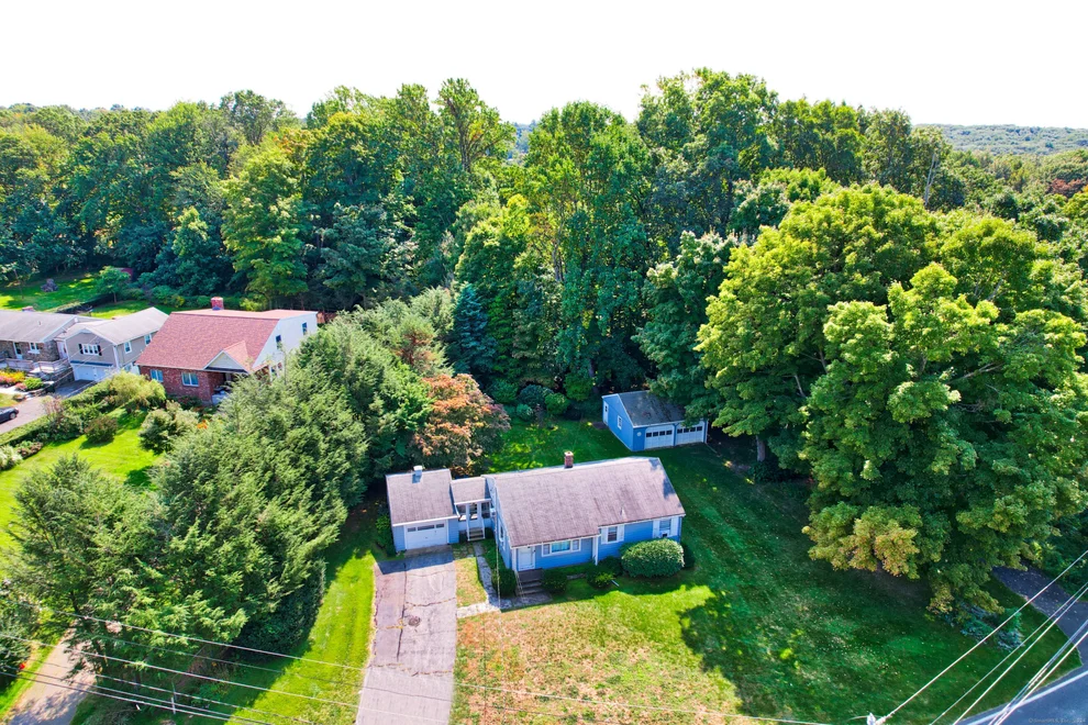 Unit for sale at 10 Maria Hotchkiss Road, Prospect, CT 06712