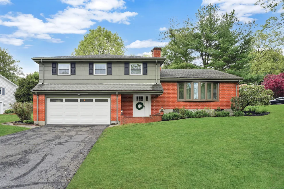 Unit for sale at 49 Royal Oak Drive, West Hartford, CT 06107