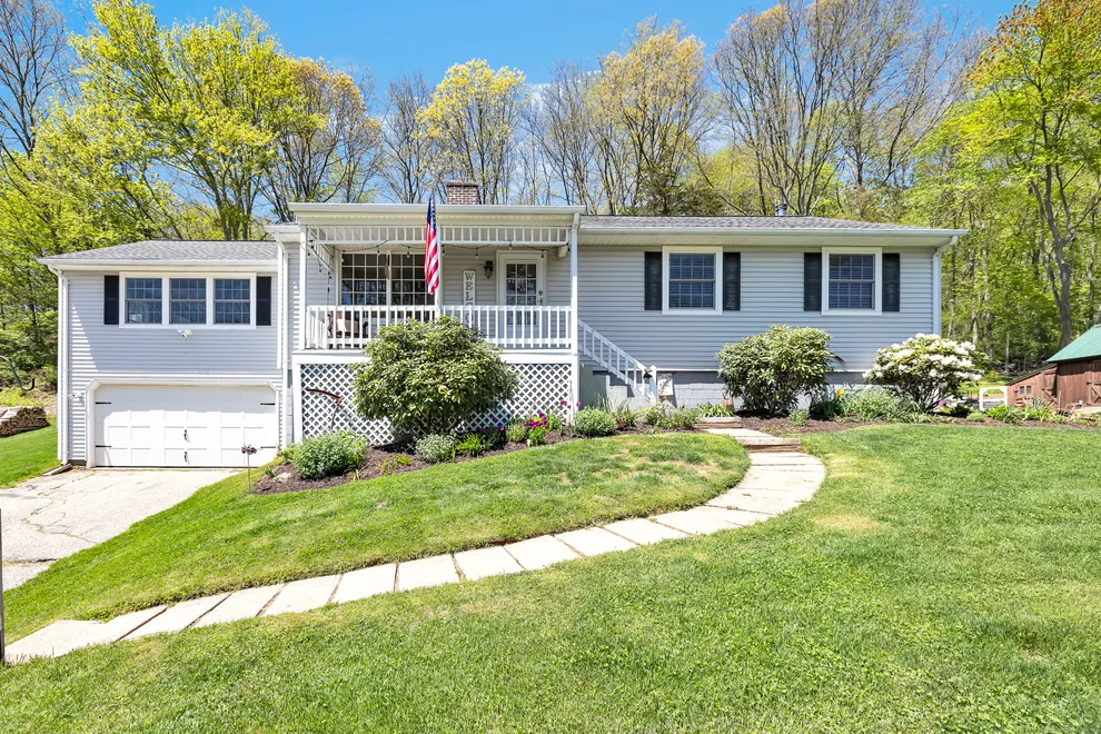 Unit for sale at 40 Buckingham Road, Seymour, CT 06483