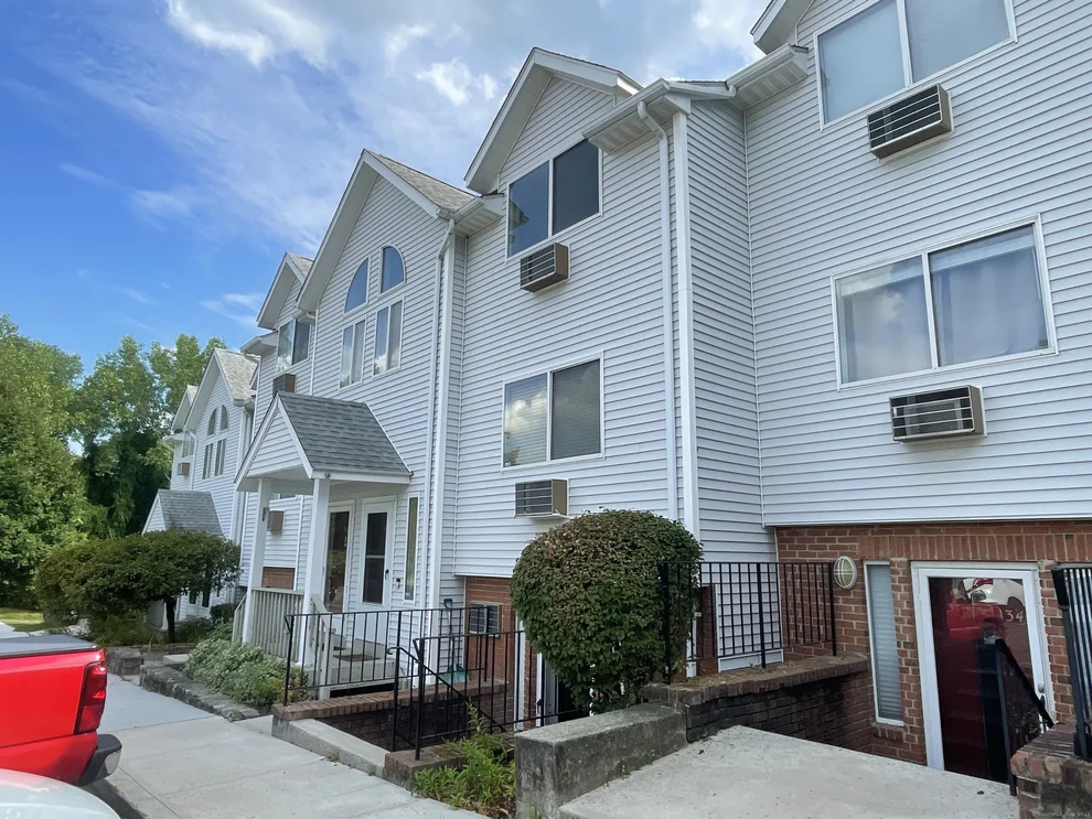 Unit for sale at 925 Oronoke Road, Waterbury, CT 06708