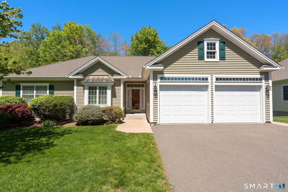 Unit for sale at 27 Mulberry Lane, Manchester, CT 06040