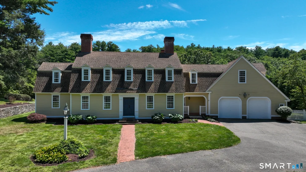 Unit for sale at 712 Spring Street, Manchester, CT 06040