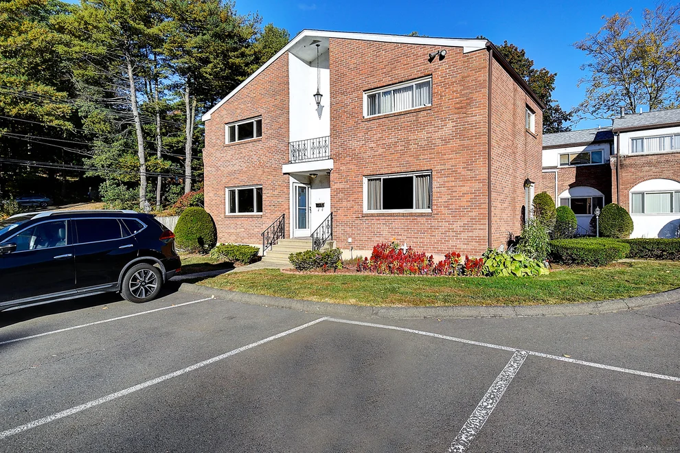 Unit for sale at 506 King Street, Bristol, CT 06010