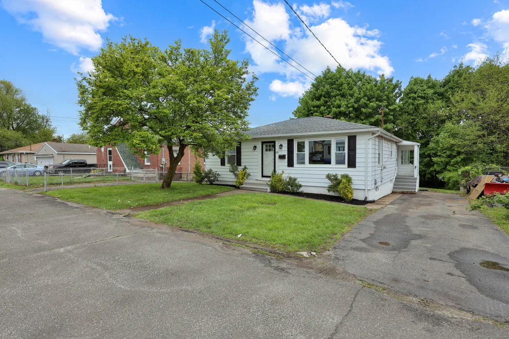 Unit for sale at 155 Carver Street, Waterbury, CT 06708