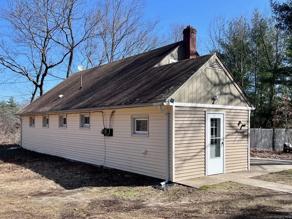 Unit for sale at 8 Fitch Hill Road, Montville, CT 06382
