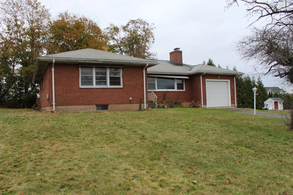 Unit for sale at 347 Farm Hill Road, Middletown, CT 06457