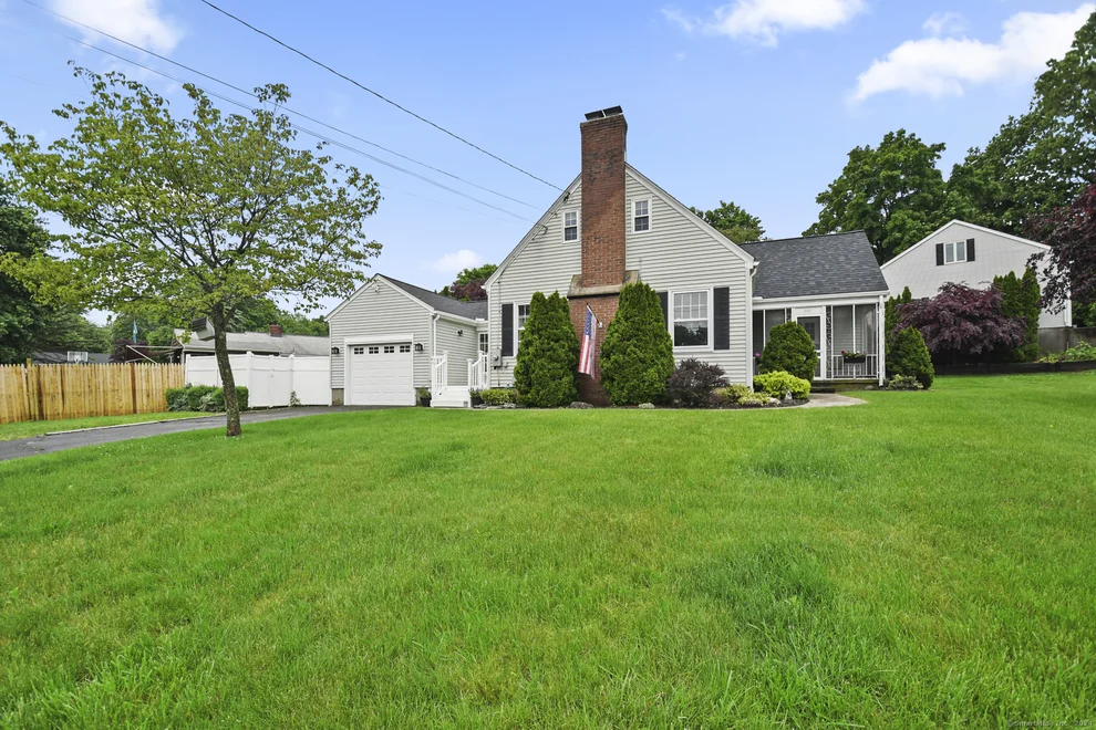Unit for sale at 285 Mulberry Street, Southington, CT 06479