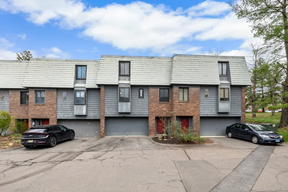 Unit for sale at 169 Trolley Crossing Lane, Middletown, CT 06457