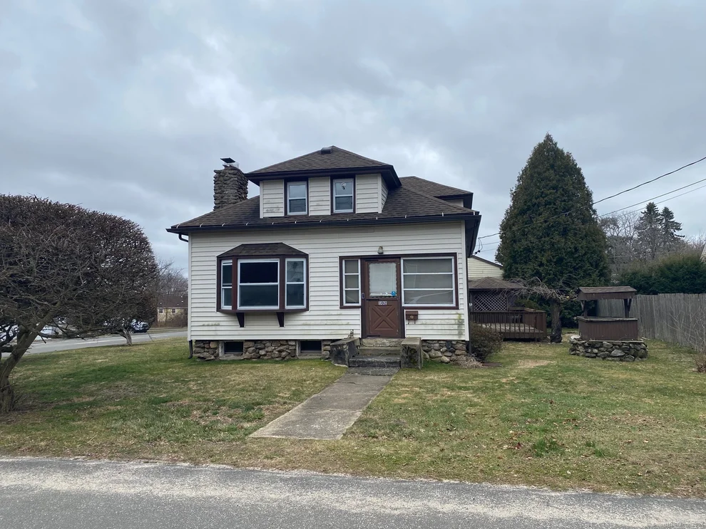 Unit for sale at 102 Jenks Street, Watertown, CT 06779