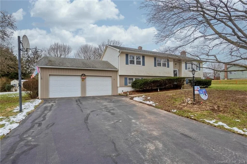 Unit for sale at 52 Sunnyview Drive, Suffield, CT 06078