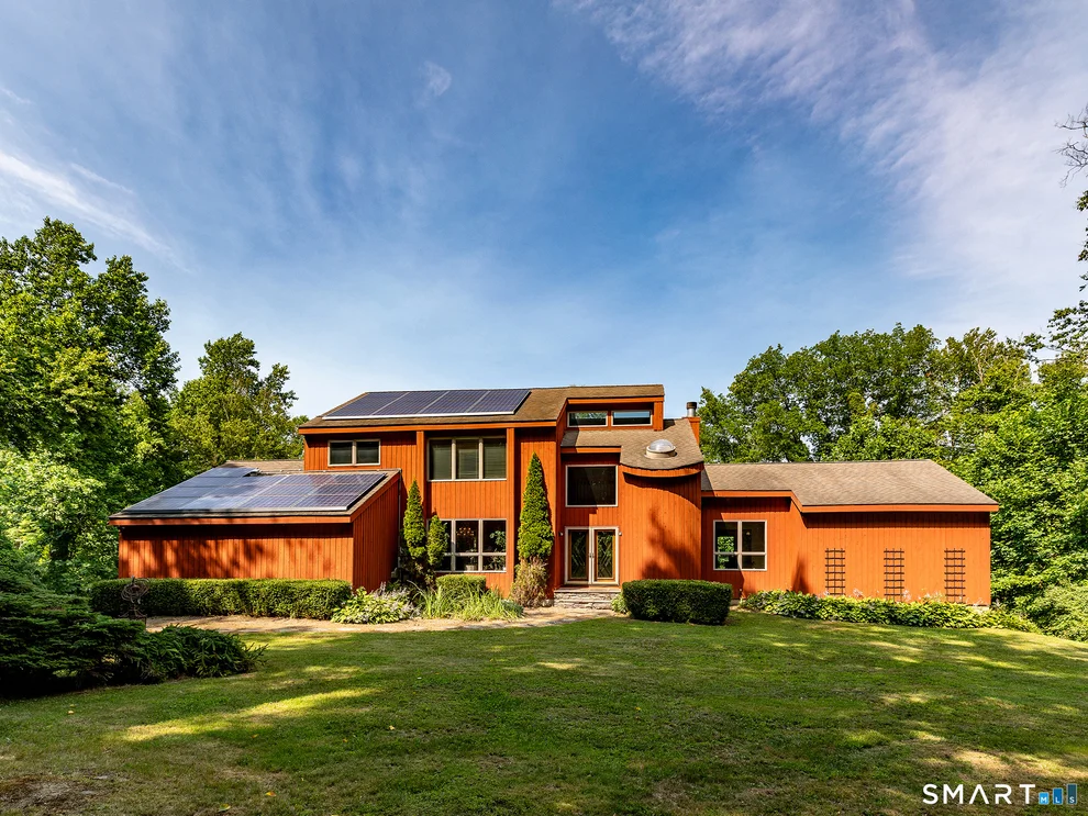 Unit for sale at 348 Hoop Pole Hill Road, Woodbury, CT 06798