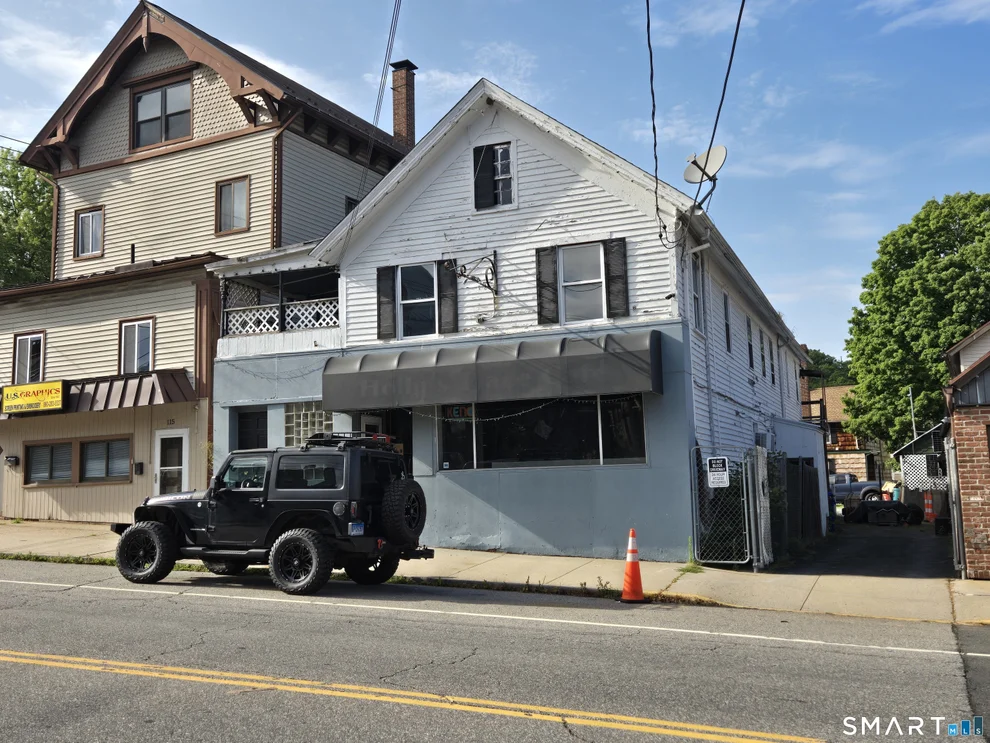 Unit for sale at 117 Main Street, Thomaston, CT 06787