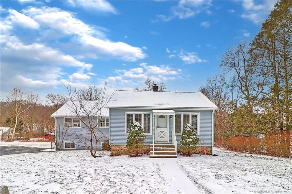 Unit for sale at 43 Christian Road, Middlebury, CT 06762