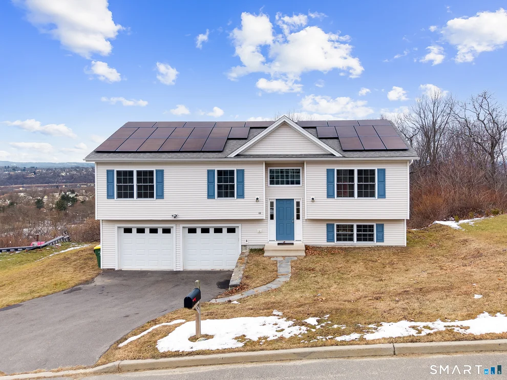 Unit for sale at 44 Shadybrook Lane, Waterbury, CT 06706