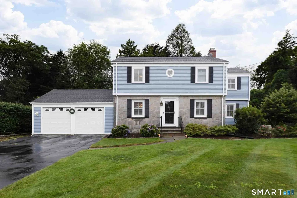 Unit for sale at 140 Round Hill Road, North Haven, CT 06473