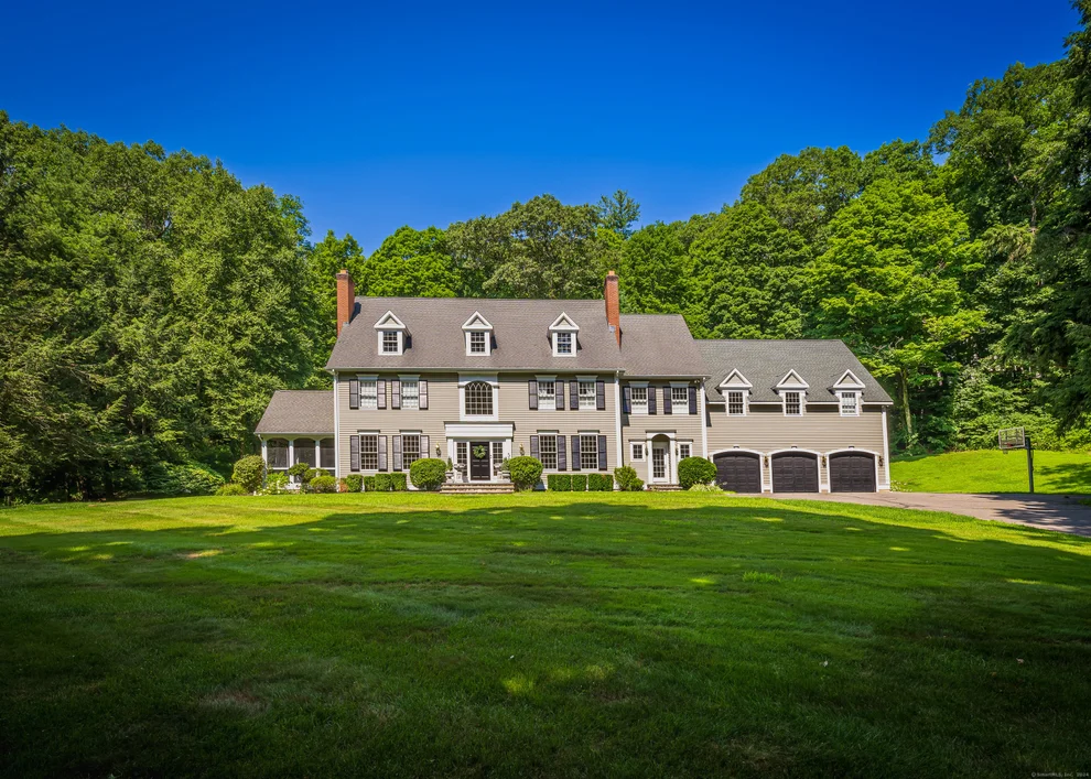 Unit for sale at 5 Summerwood Road, Simsbury, CT 06092