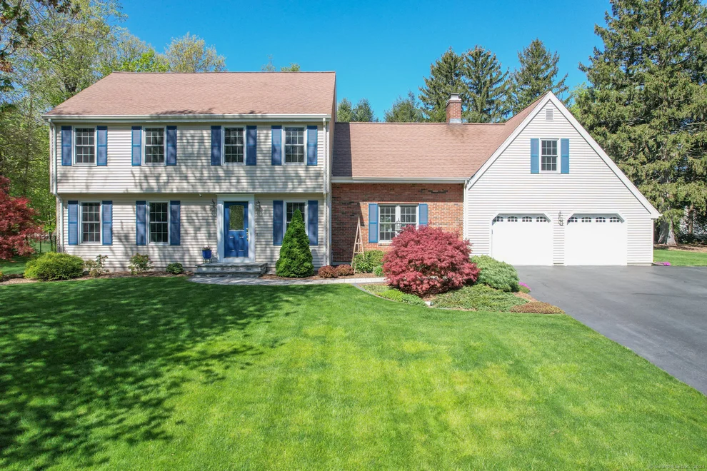 Unit for sale at 3 Mulberry Court, Cheshire, CT 06410