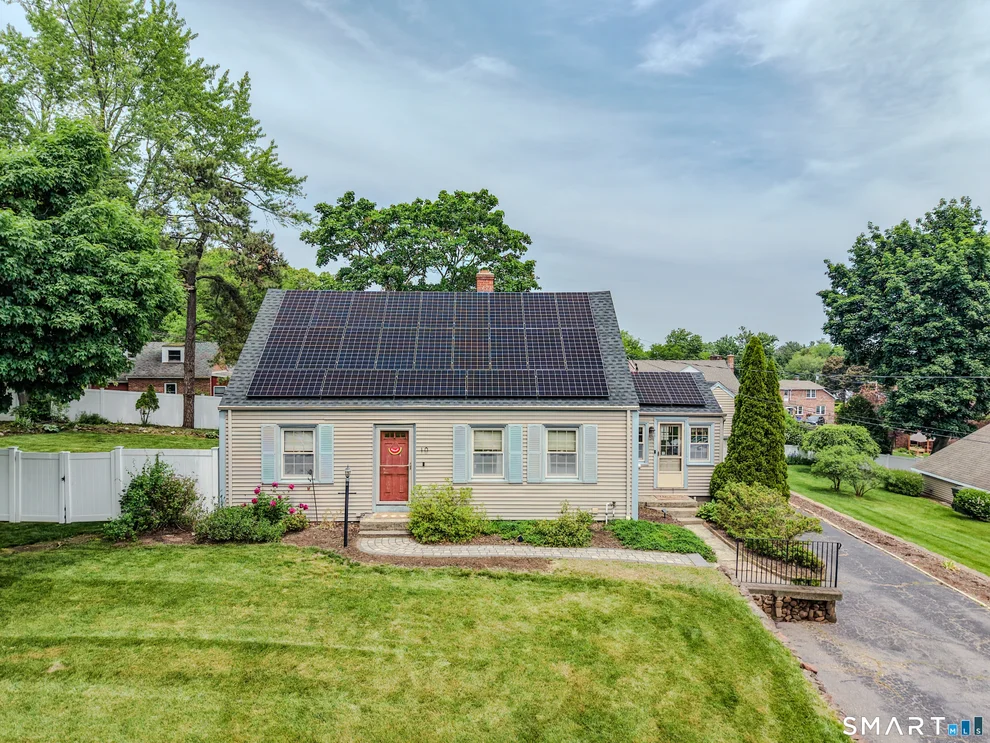 Unit for sale at 10 Manning Road, Windsor Locks, CT 06096