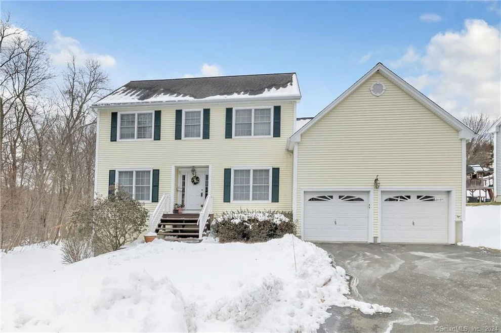 Unit for sale at 6 Castlewood Drive, Monroe, CT 06468
