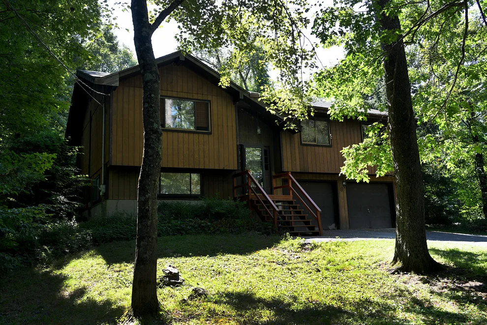 Unit for sale at 8 Candleview Drive, Sherman, CT 06784