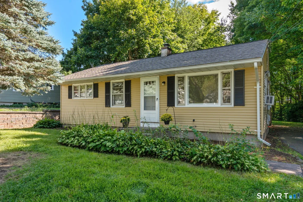 Unit for sale at 3 Prospect Hill Drive, East Windsor, CT 06088